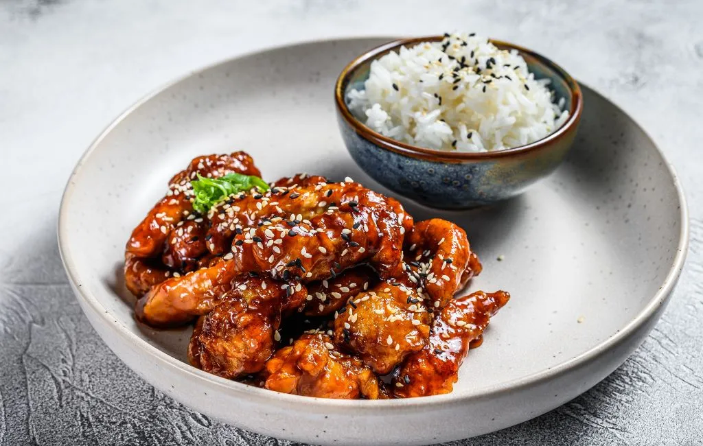 Receita de Frango Empanado Oriental com Molho Agridoce