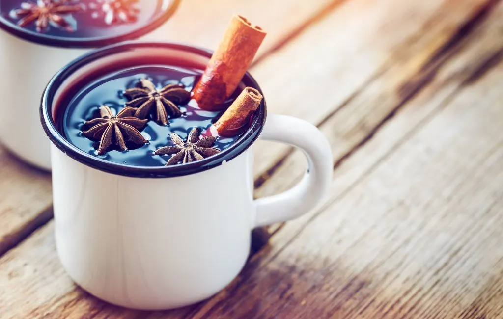 Receita de Vinho Quente: A Bebida que Aquece o Coração nas Festas Juninas 1 Receita de vinho quente