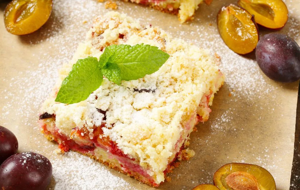 Receita de torta de ameixa e coco - Blog Receitas da Casa