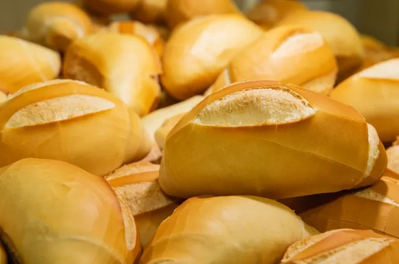 Receita de Pão Francês Caseiro: Crocante por Fora e Macio por Dentro