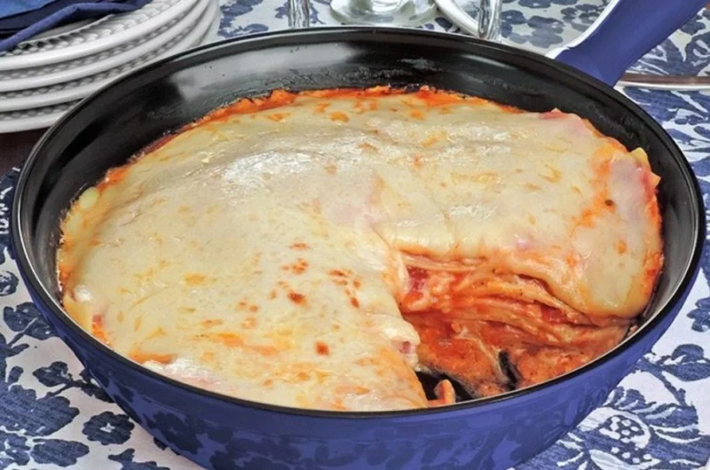 Receita de Lasanha de Frigideira Simples e Fácil: Surpreenda Sua Família Com Essa Delícia Rápida! 4 Lasanha de Frigideira Fácil: Surpreenda Sua Família Com Essa Delícia Rápida!