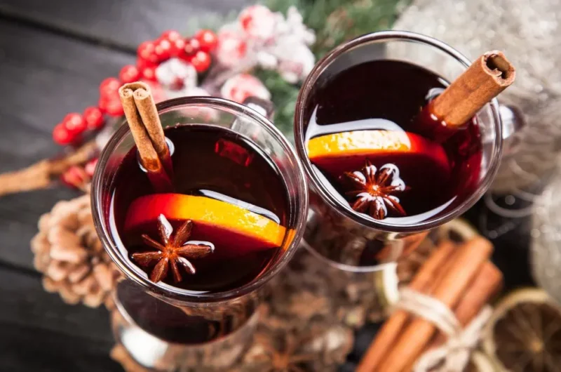 Quentão de Vinho: Receita Perfeita para Deixar Seus Momentos Ainda Mais Quentes 1 Quentão de Vinho: Receita Perfeita para Deixar Seus Momentos Ainda Mais Quentes