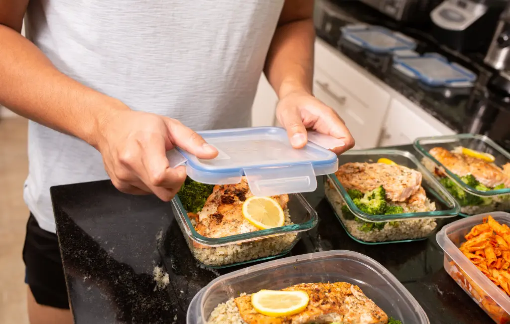 Delivery de Marmitas Fitness Lucrativo em 2026: Guia Completo do Cardápio ao Cliente Fidelizado